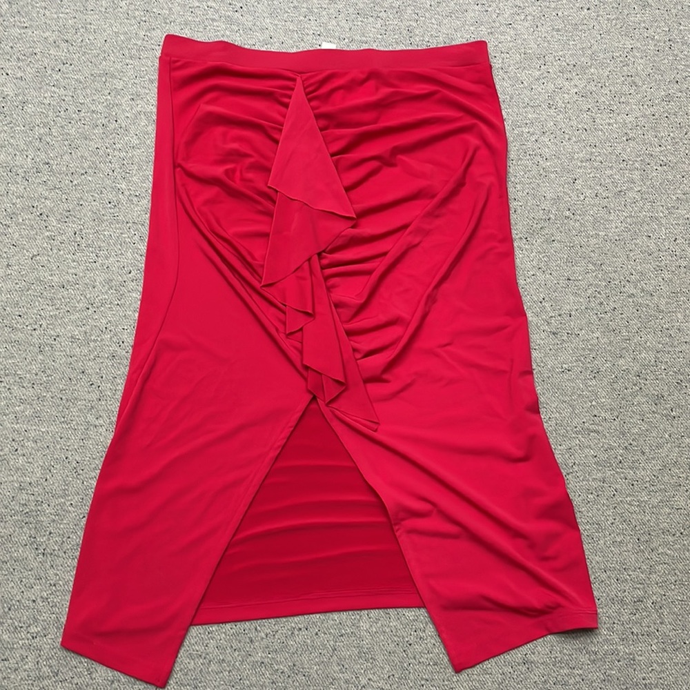 Leith Women’s Red Ruffle Ruched Pencil Skirt - Picture 3 of 8